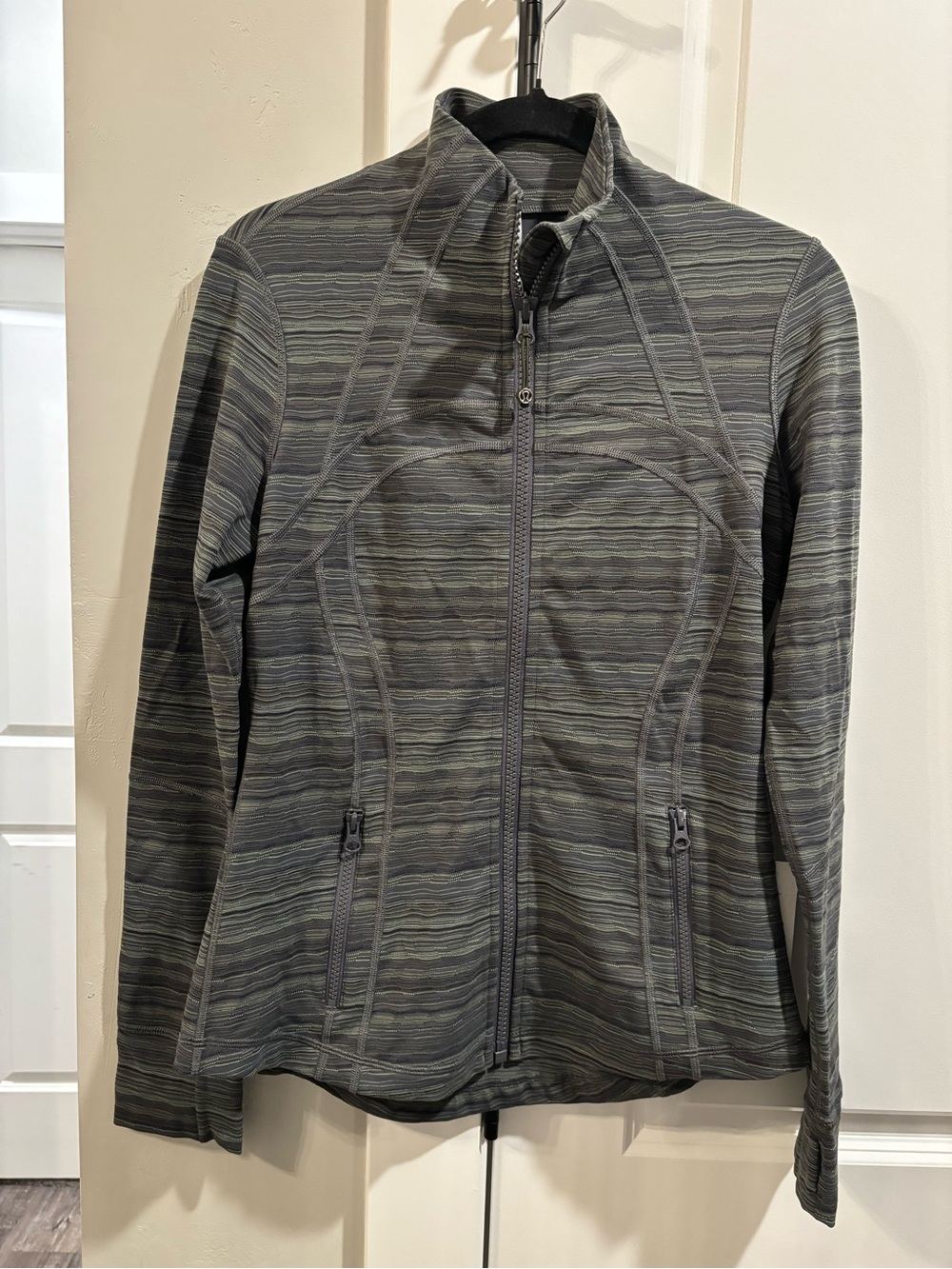 lululemon athletica Striped Gray Full-Zip Utility Jacket size 8